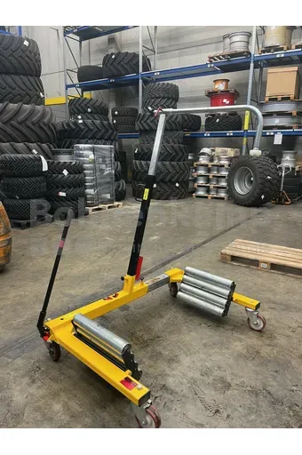 RADHEBE- UND WECHSELWAGEN