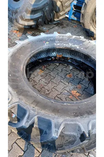 REIFEN 520 / 85 R 42