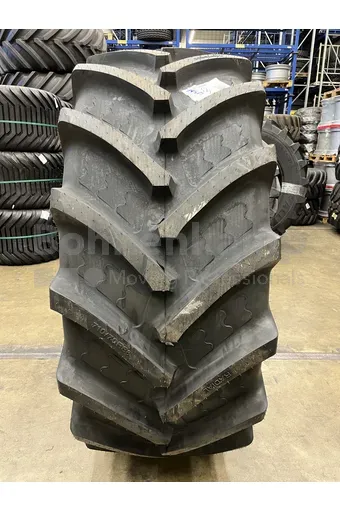 REIFEN 710 / 70 R 38