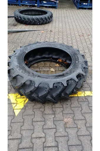 REIFEN 380 / 85 R 34