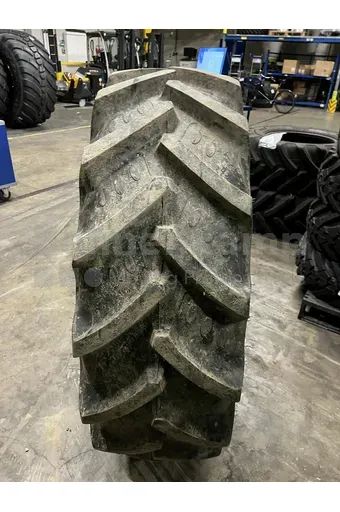 REIFEN 420 / 85 R 30