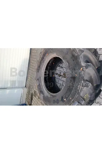 REIFEN 320 / 90 R 50