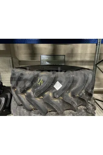 REIFEN 710 / 70 R 38